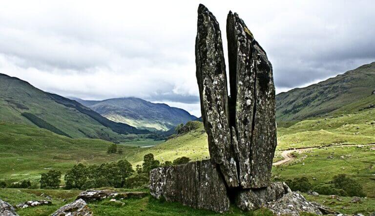 praying Hands of Mary Glen Lyon