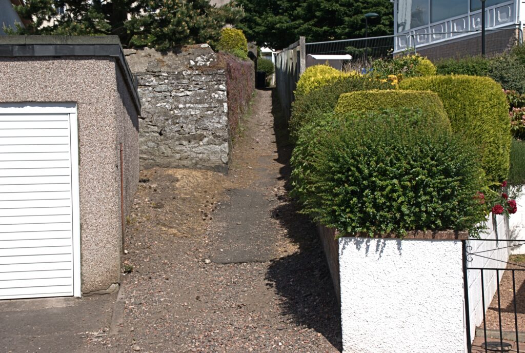 Path from rear roof ridge to Strageath burial ground