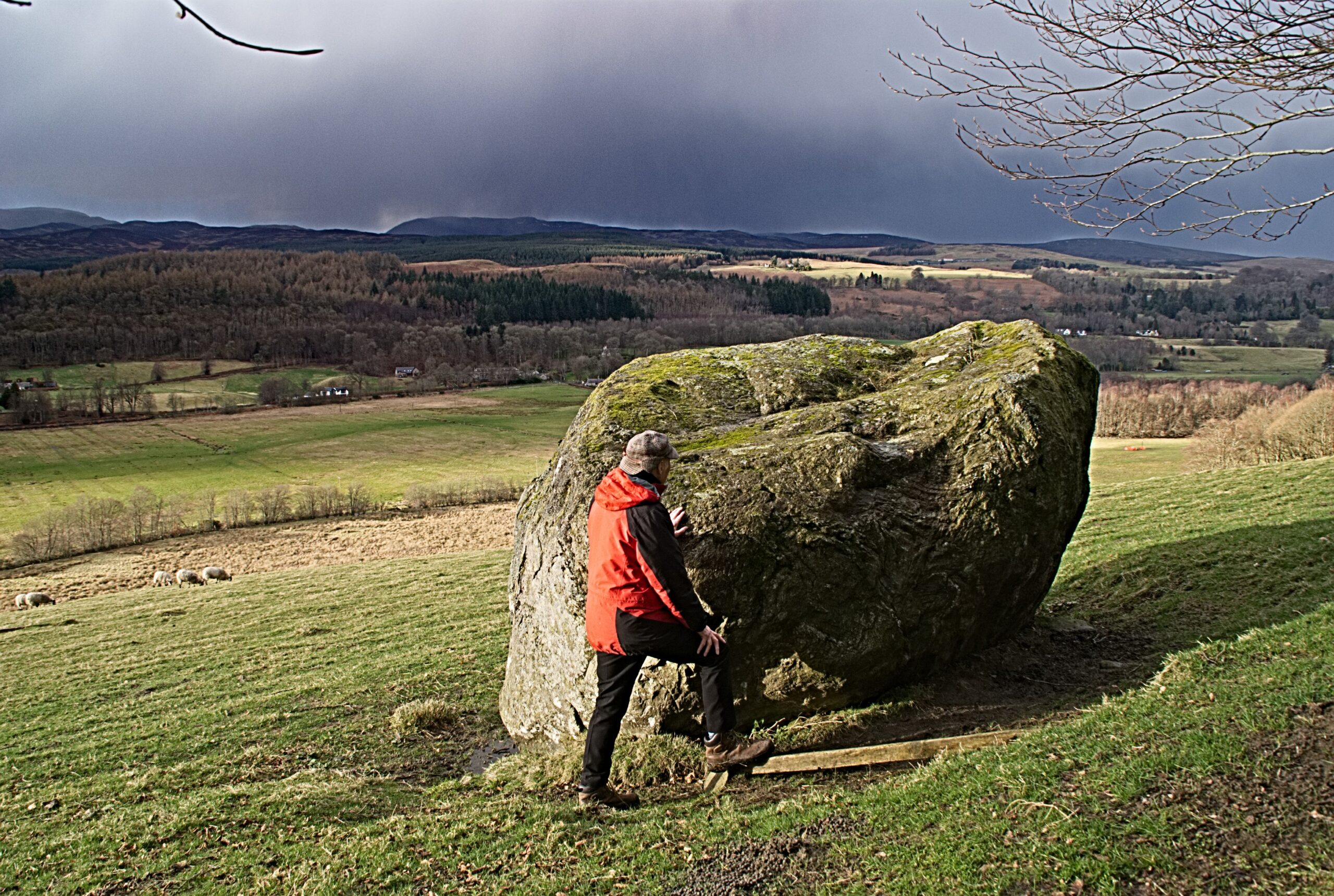 Samson stone, Crieff