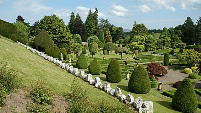 Drummond Castle, Crieff with quartz dyke to stop a bad ley line. Drummond Castle, Crieff with quartz dyke to stop a bad ley line.