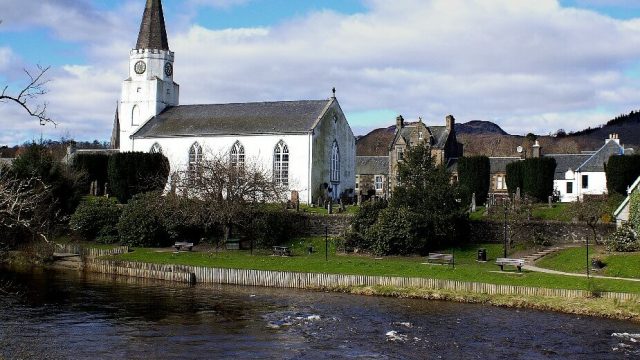 comrie church elementor Comrie white Church