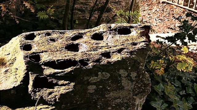 Fortingall cup marked stone which attracts unhealthy waves from the burials. Fortingall cup marked stone which attracts unhealthy waves from the burials.